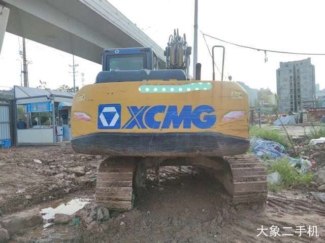 徐工 XE135D 挖掘机